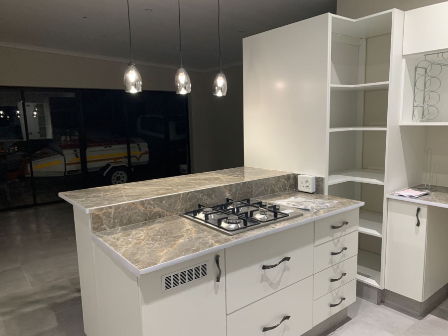 5 Bedroom Property for Sale in Fraaiuitsig Western Cape